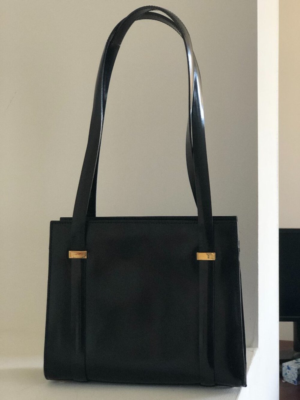 Gucci Mini Black Shoulder Bag in good condition, Authentic